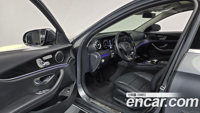 Mercedes-Benz E-Class E300 Avantgarde