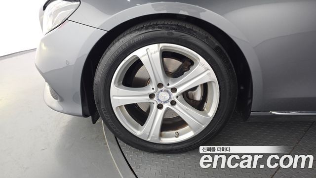 Mercedes-Benz E-Class E220d Avantgarde