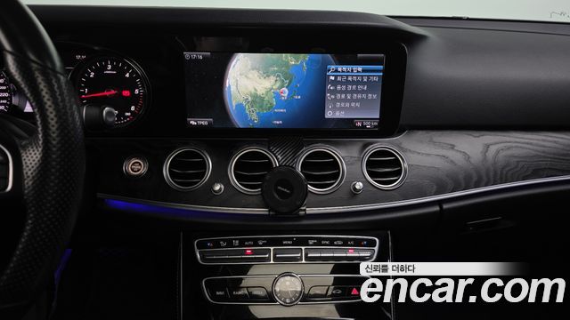 Mercedes-Benz E-Class E220d Avantgarde