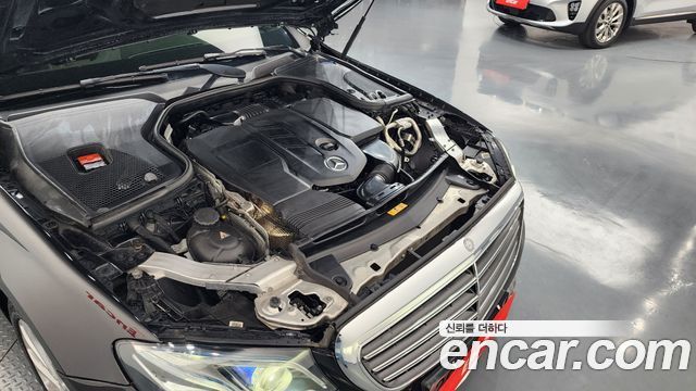 Mercedes-Benz E-Class E220d Exclusive