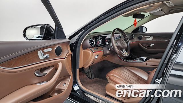 Mercedes-Benz E-Class E220d Exclusive