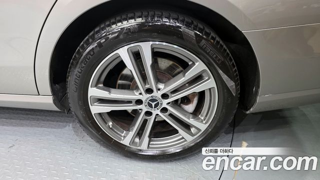 Mercedes-Benz E-Class E350 4MATIC Avantgarde