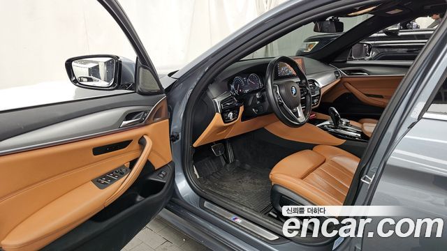 BMW 5-Series 520d xDrive M Sport Package