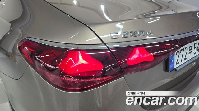 Mercedes-Benz E-Class E220d 4MATIC Exclusive