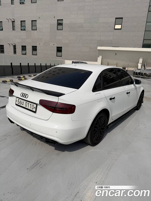 Audi A4 30 TDI Dynamic
