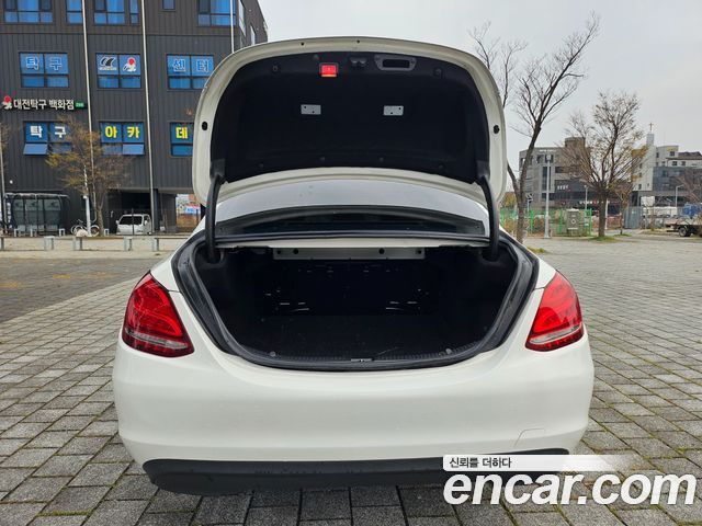 Mercedes-Benz C-Class C200