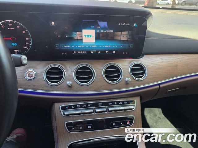 Mercedes-Benz E-Class E300e 4MATIC Exclusive