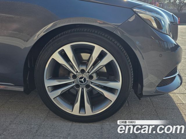 Mercedes-Benz E-Class E300 4MATIC Avantgarde