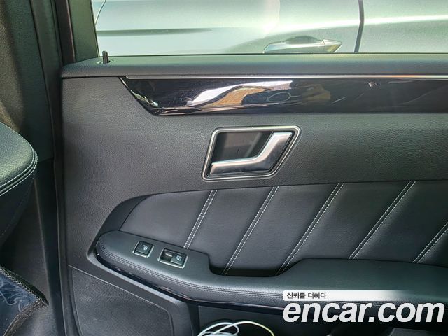 Mercedes-Benz E-Class E300 4MATIC Avantgarde