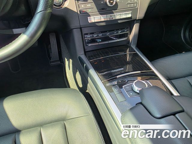 Mercedes-Benz E-Class E300 4MATIC Avantgarde