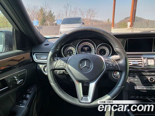 Mercedes-Benz E-Class E300 4MATIC Avantgarde