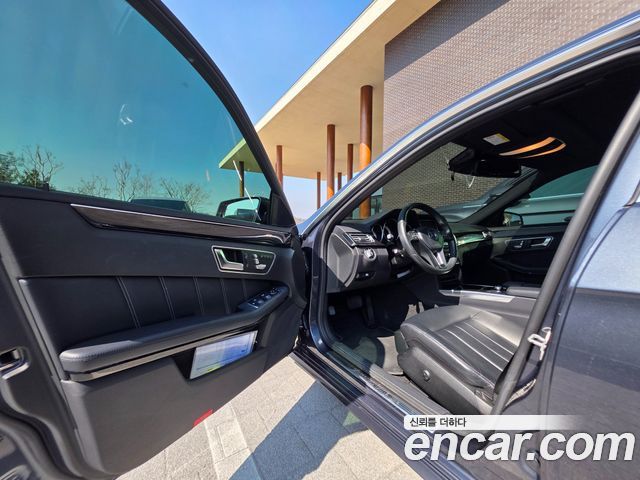 Mercedes-Benz E-Class E300 4MATIC Avantgarde