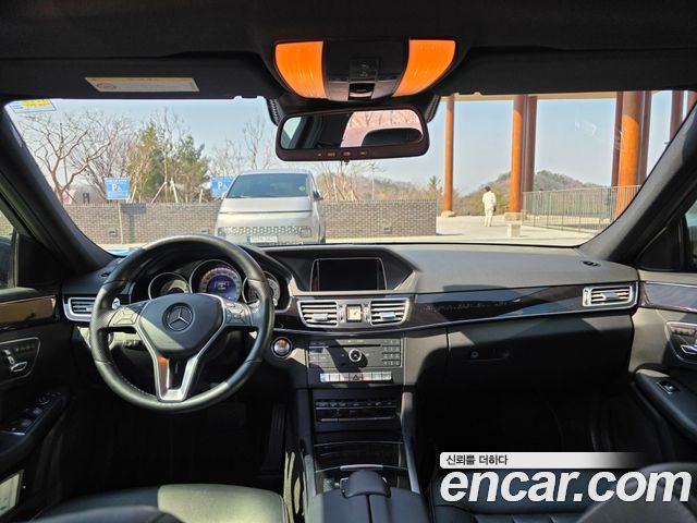 Mercedes-Benz E-Class E300 4MATIC Avantgarde