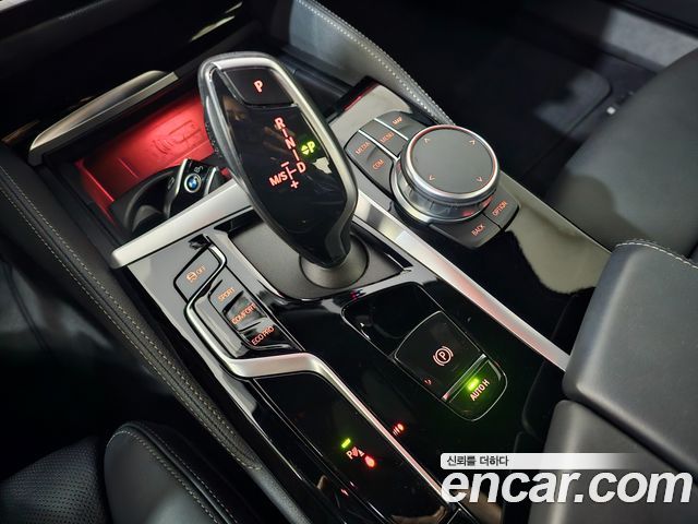 BMW 5-Series 530i xDrive M Sport Package