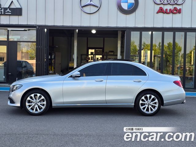 Mercedes-Benz E-Class E300 4MATIC Exclusive