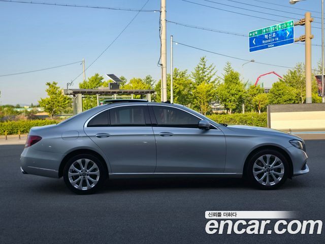 Mercedes-Benz E-Class E300 4MATIC Exclusive