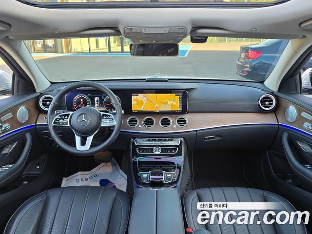 Mercedes-Benz E-Class E300 4MATIC Exclusive