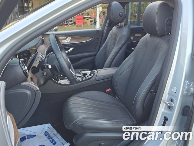 Mercedes-Benz E-Class E300 4MATIC Exclusive