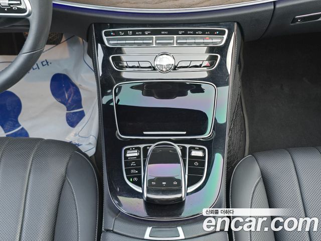 Mercedes-Benz E-Class E300 4MATIC Exclusive