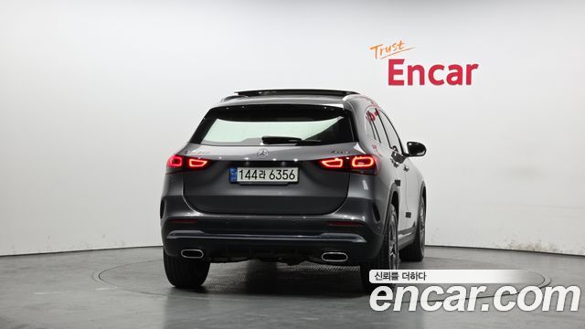 Mercedes-Benz GLA-Class GLA250 4MATIC