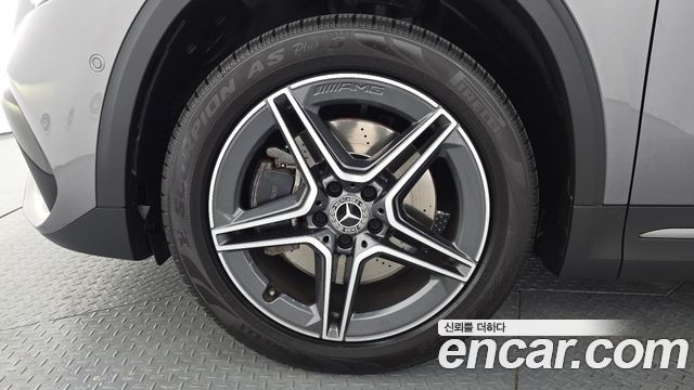 Mercedes-Benz GLA-Class GLA250 4MATIC
