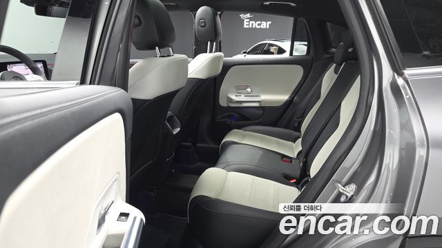 Mercedes-Benz GLA-Class GLA250 4MATIC