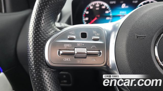 Mercedes-Benz GLA-Class GLA250 4MATIC