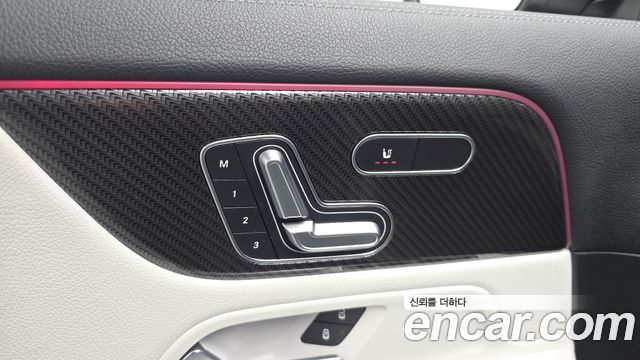 Mercedes-Benz GLA-Class GLA250 4MATIC