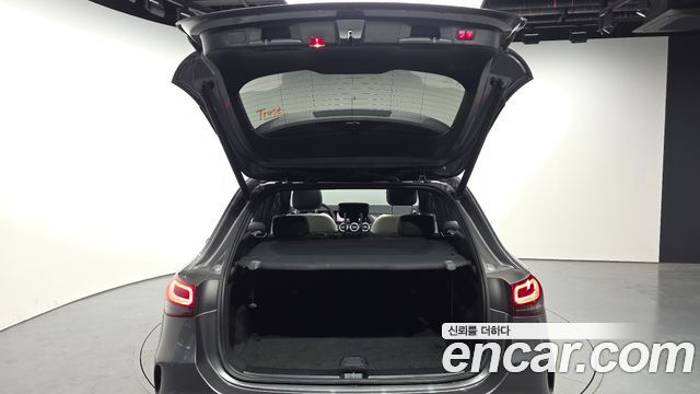 Mercedes-Benz GLA-Class GLA250 4MATIC