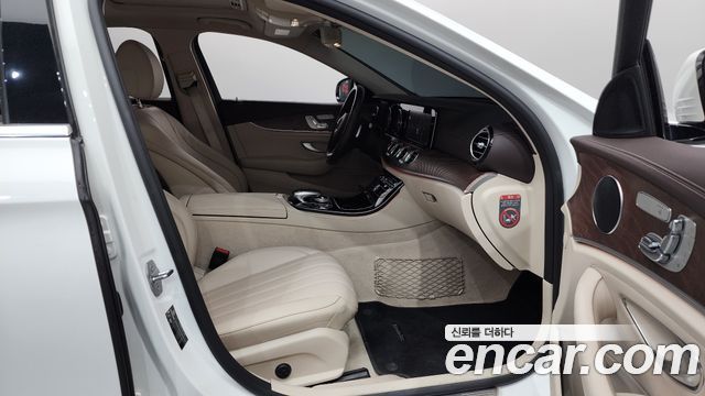 Mercedes-Benz E-Class E220d Exclusive