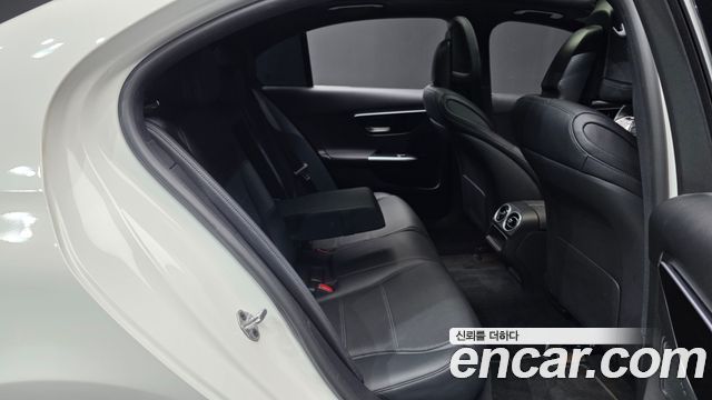 Mercedes-Benz C-Class C200 4MATIC Avantgarde