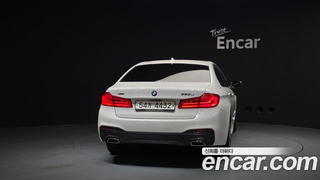BMW 5-Series 520d xDrive M Sport Package