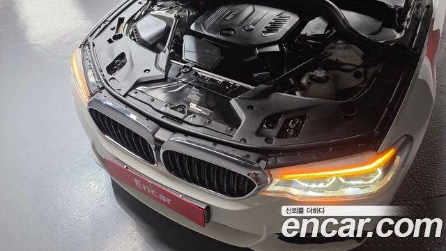 BMW 5-Series 520d xDrive M Sport Package