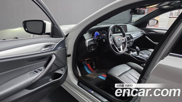 BMW 5-Series 520d xDrive M Sport Package