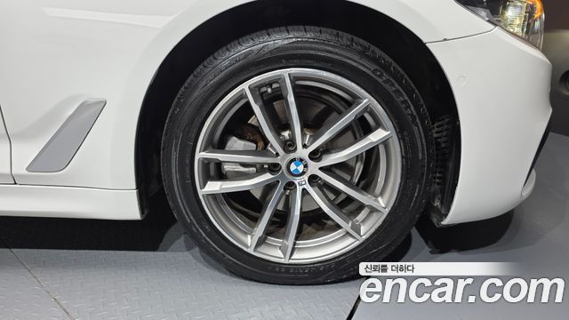 BMW 5-Series 520d xDrive M Sport Package