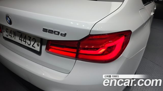 BMW 5-Series 520d xDrive M Sport Package