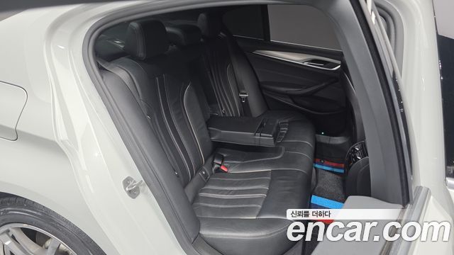 BMW 5-Series 520d xDrive M Sport Package