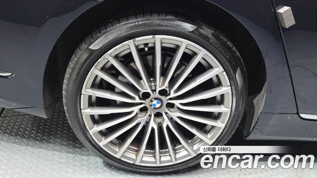 BMW 7-Series 730d xDrive Design Pure Excellence