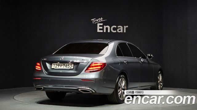 Mercedes-Benz E-Class E300 4MATIC Avnatgarde