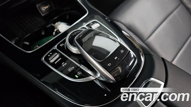 Mercedes-Benz E-Class E300 4MATIC Avnatgarde