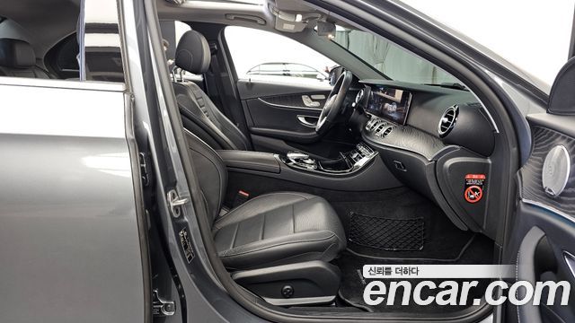 Mercedes-Benz E-Class E300 4MATIC Avnatgarde