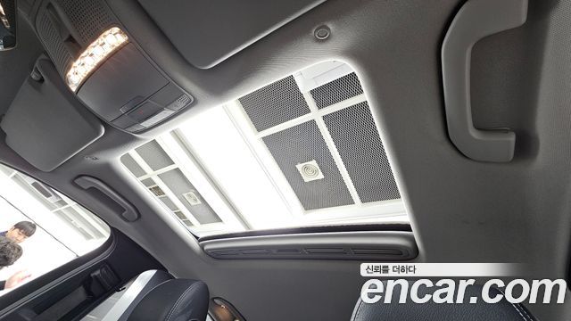 Mercedes-Benz E-Class E300 4MATIC Avnatgarde