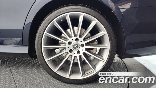 Mercedes-Benz E-Class E350 4MATIC AMG Line Edition