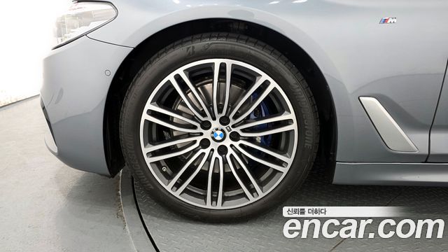 BMW 5-Series 530i M Sport Package Plus