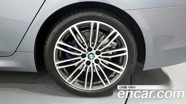 BMW 5-Series 530i M Sport Package Plus