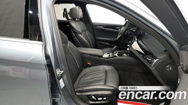 BMW 5-Series 530i M Sport Package Plus