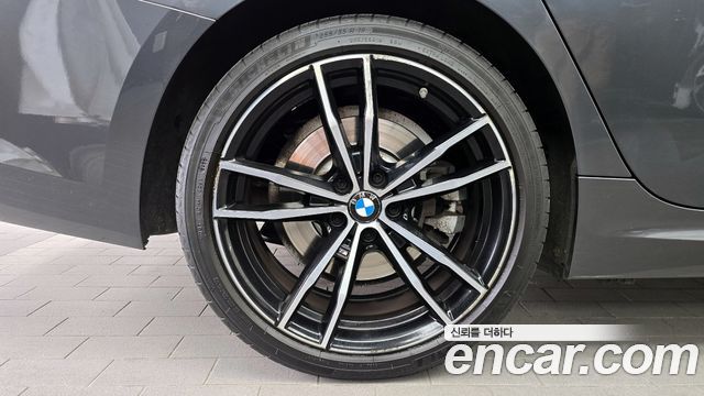 BMW 3-Series 330e M Sport
