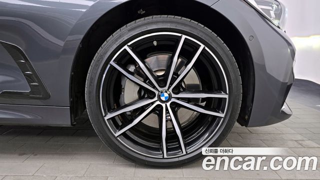 BMW 3-Series 330e M Sport