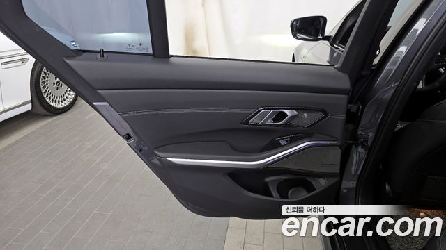 BMW 3-Series 330e M Sport