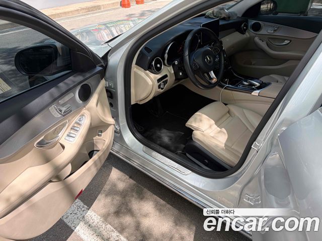 Mercedes-Benz C-Class C200 Avantgarde